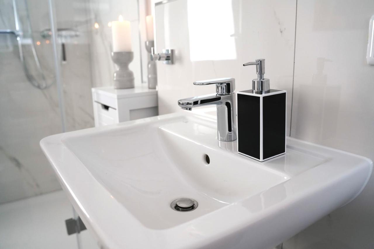 Kamin, Parkplatz, Balkon, Stilvolles Zuhause,Grosszuegig Apartment Paderborn Luaran gambar