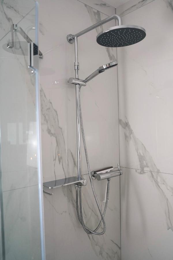 Kamin, Parkplatz, Balkon, Stilvolles Zuhause,Grosszuegig Apartment Paderborn Luaran gambar