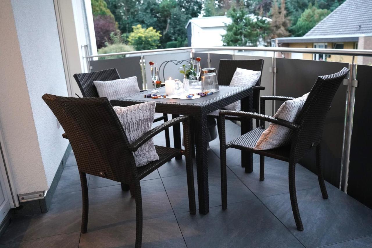 Kamin, Parkplatz, Balkon, Stilvolles Zuhause,Grosszuegig Apartment Paderborn Luaran gambar