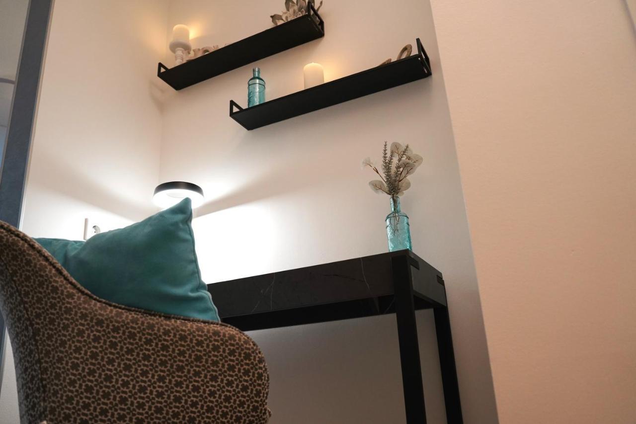 Kamin, Parkplatz, Balkon, Stilvolles Zuhause,Grosszuegig Apartment Paderborn Luaran gambar