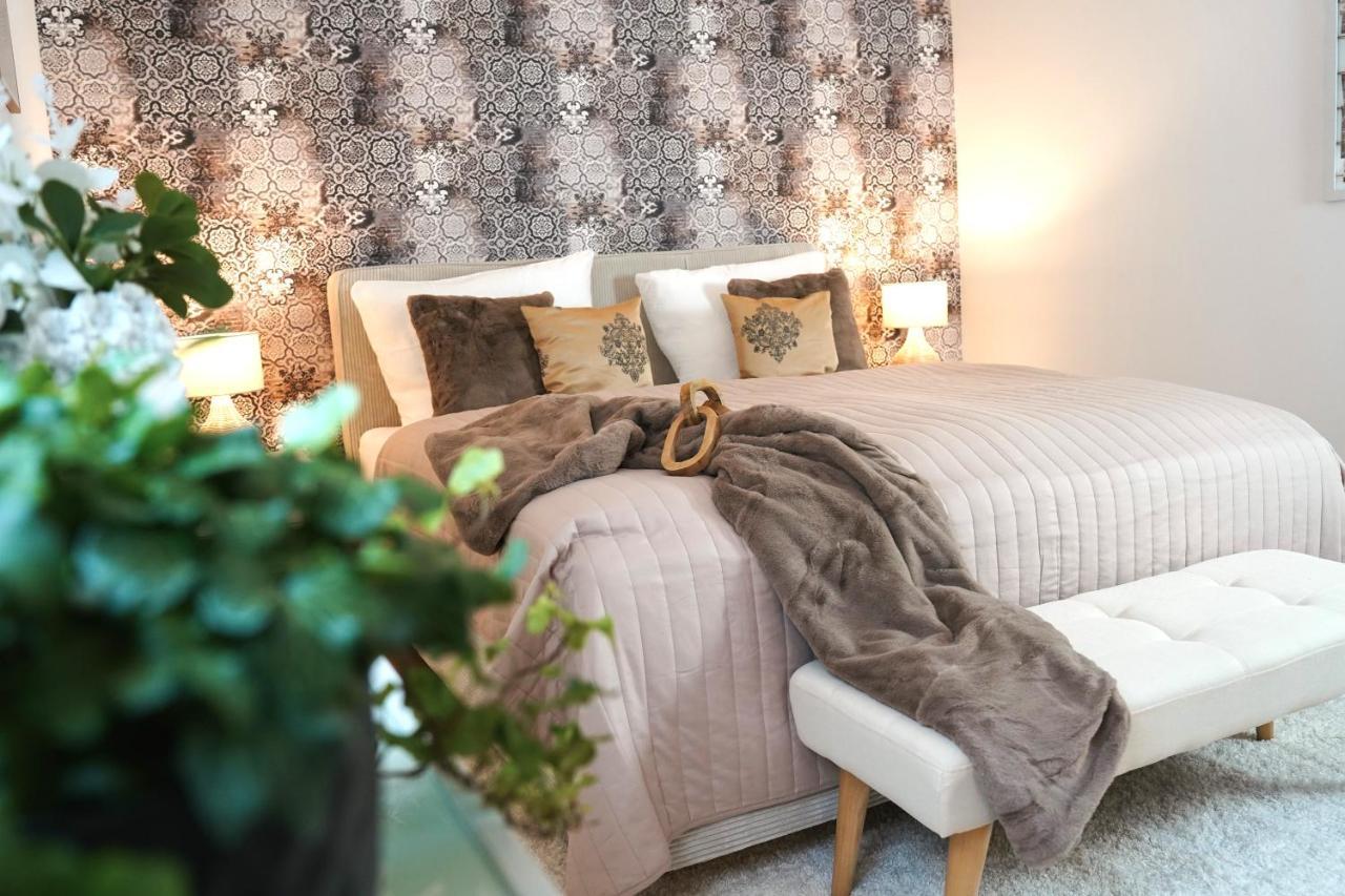 Kamin, Parkplatz, Balkon, Stilvolles Zuhause,Grosszuegig Apartment Paderborn Luaran gambar