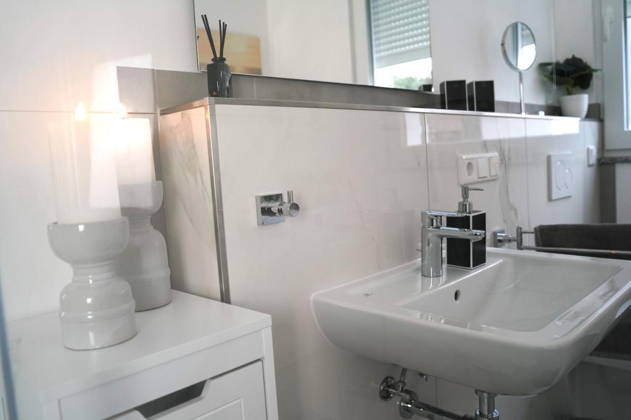 Kamin, Parkplatz, Balkon, Stilvolles Zuhause,Grosszuegig Apartment Paderborn Luaran gambar